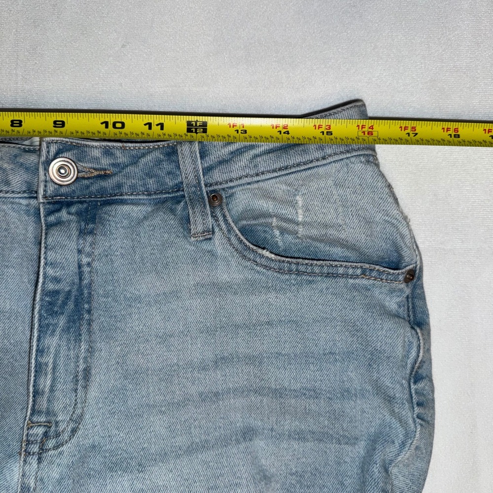 Celebrity Pink RE generation Distressed Light Wash Denim Jeans Size 11/30 Taper‎ - Picture 9 of 10